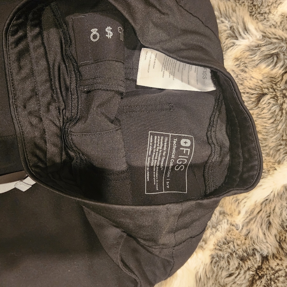 Small FIGS jogger scrub pants black - Picture 3 of 6